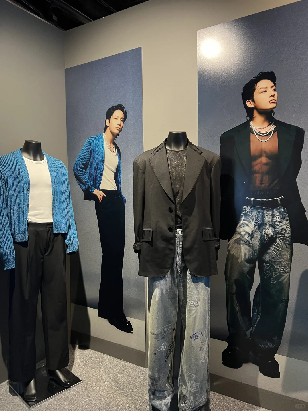 下雨天看柾国的展会是一件很享受的事情~