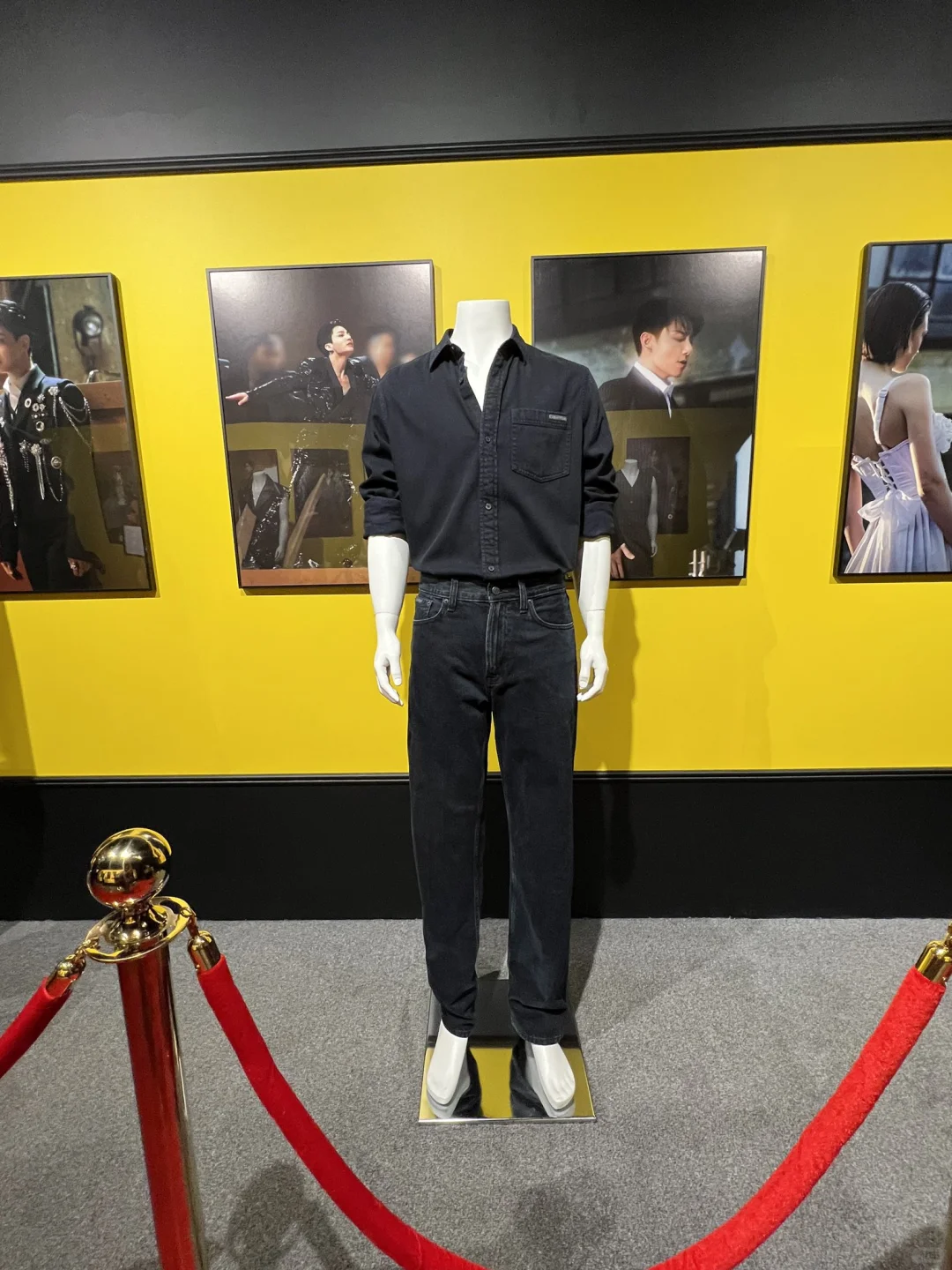 下雨天看柾国的展会是一件很享受的事情~