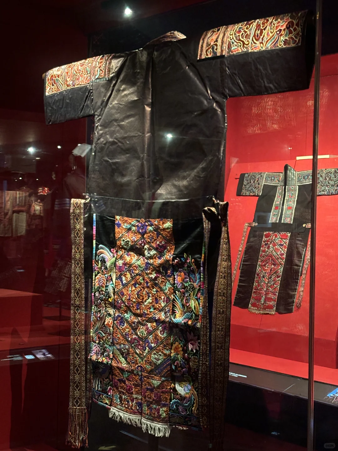 她们的盛装和嫁衣—珠江流域女性民族服饰