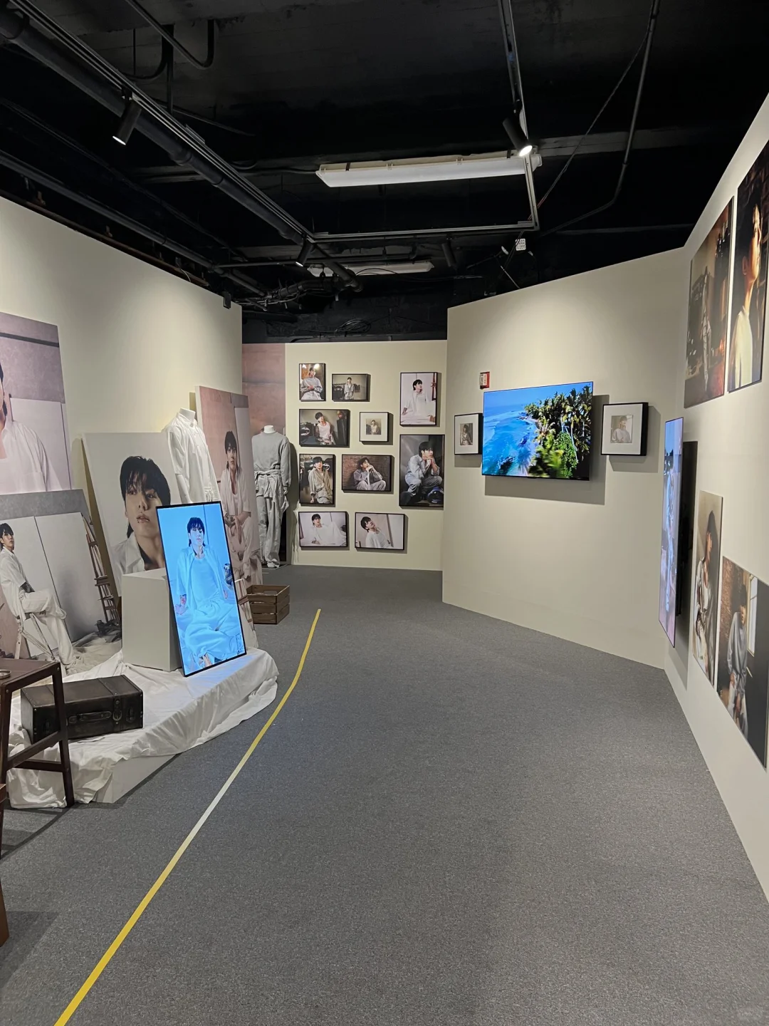 下雨天看柾国的展会是一件很享受的事情~