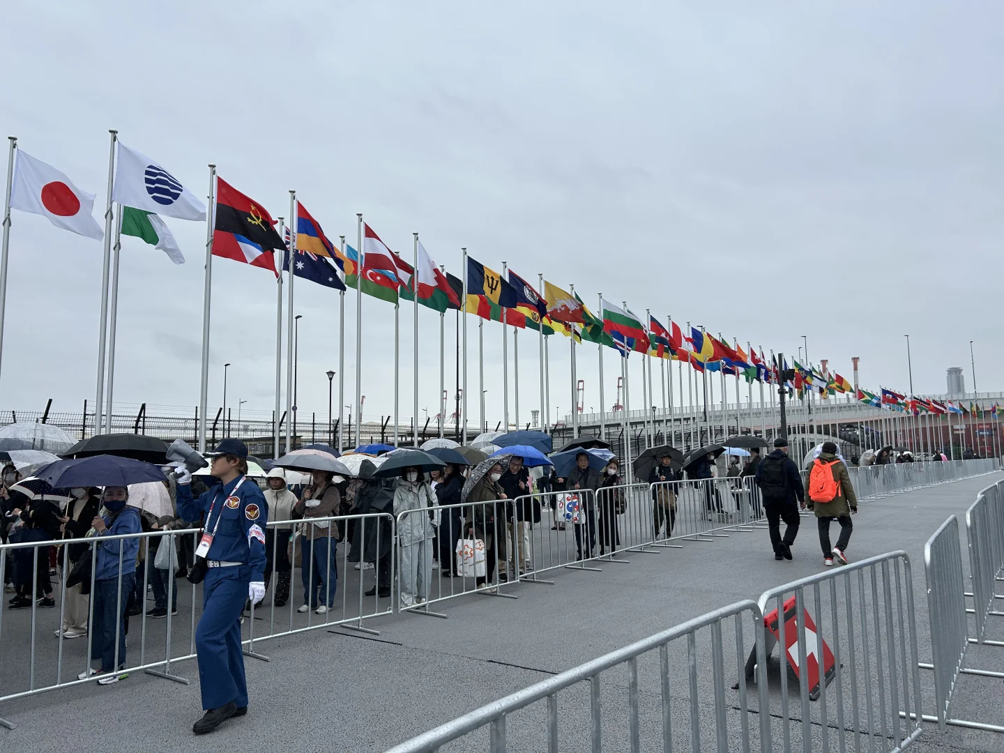 日本世博会第一天 还没进场的快逃！！??️