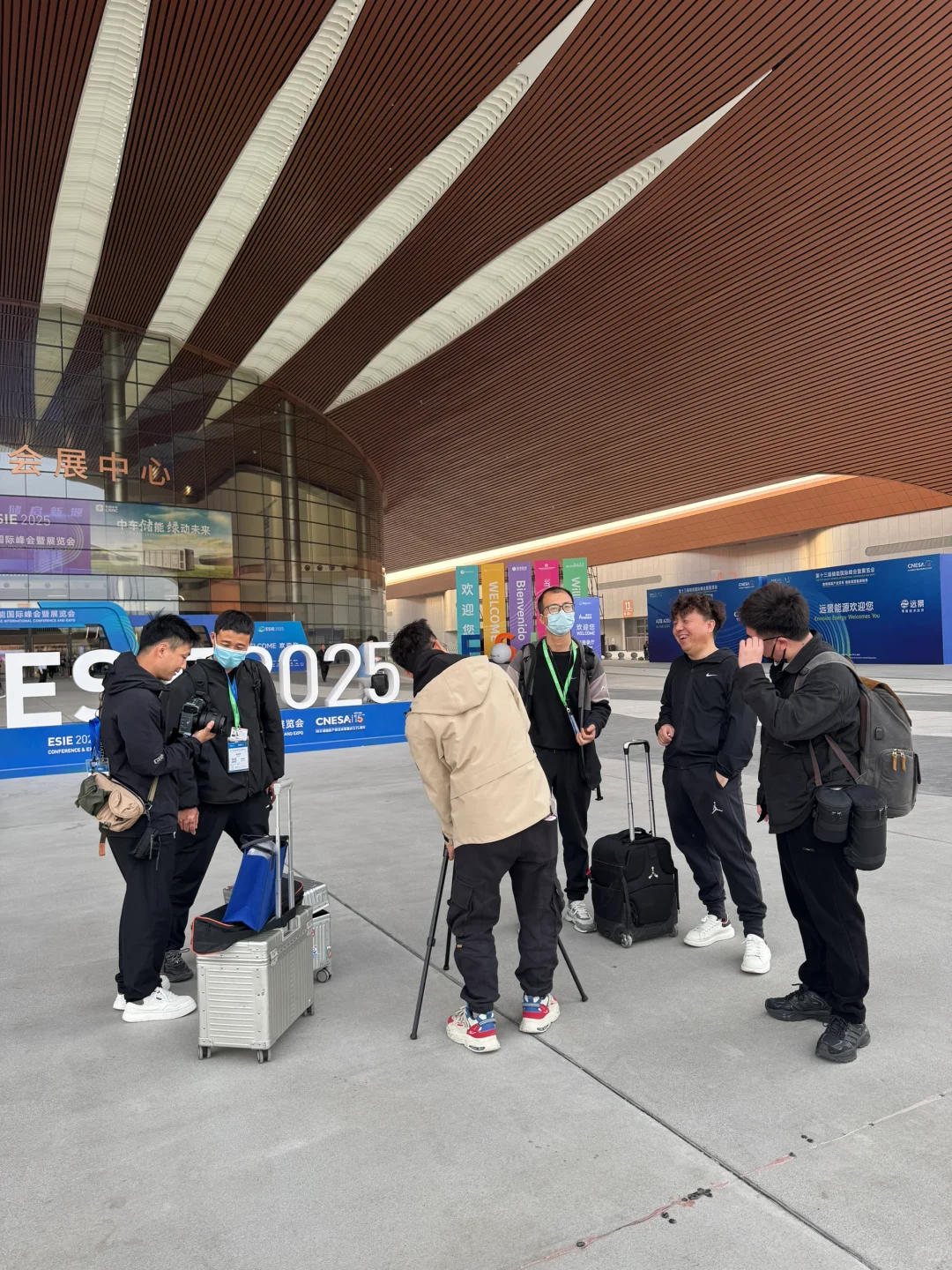 展会拍摄花絮工作照?