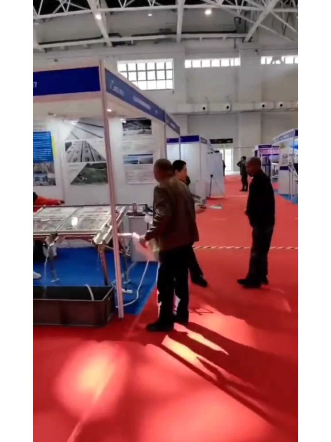 国内展会还有客户么？