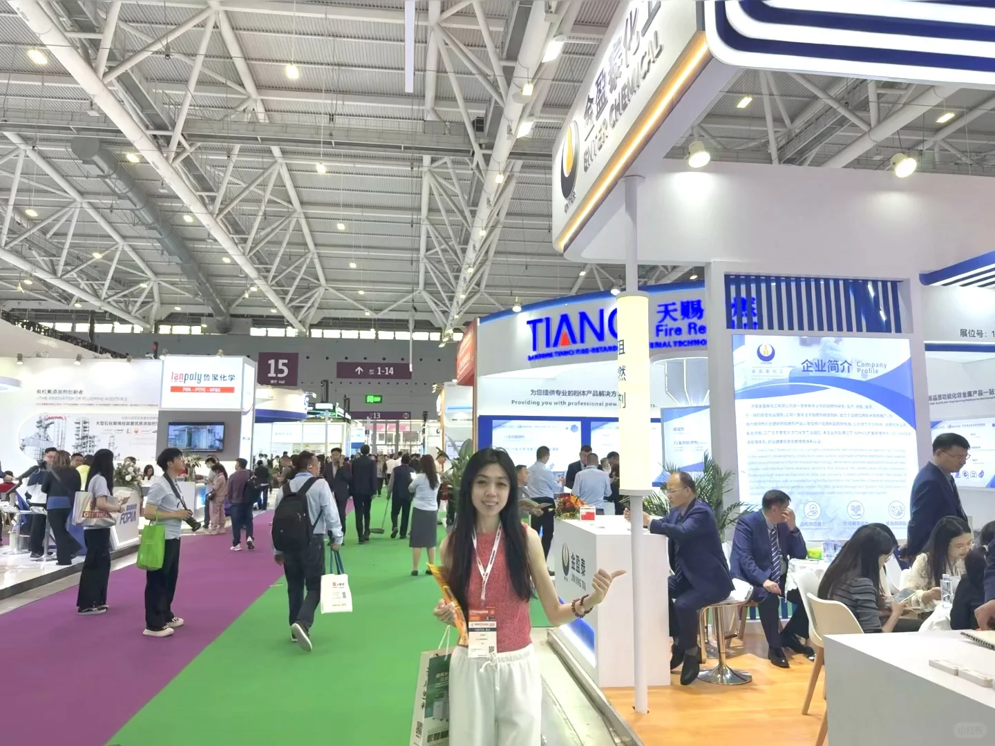 深圳❤️商务局小科员沉浸式参观国际橡塑展