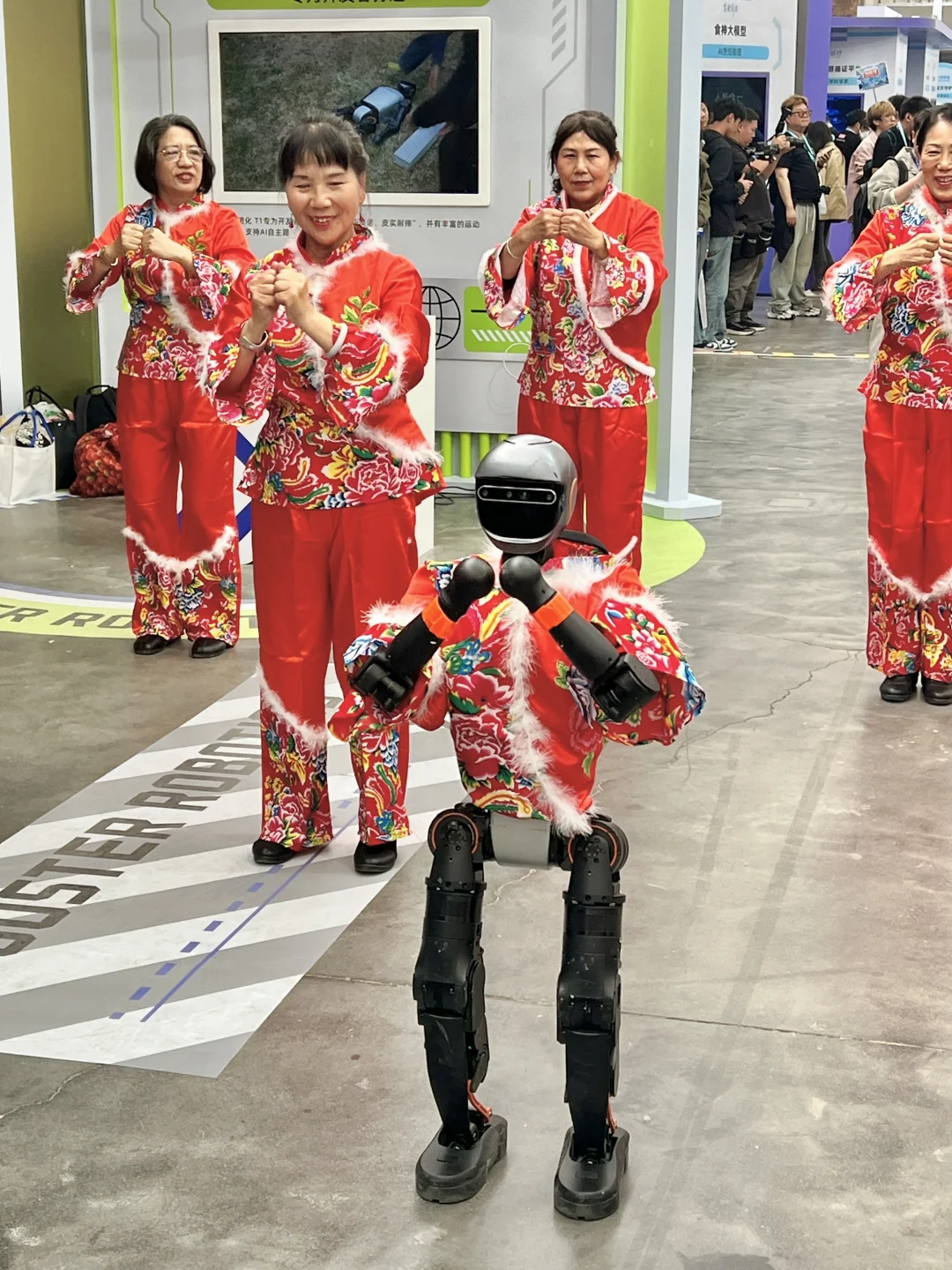 北京郎园。。。这是在干嘛？？？？排了三圈