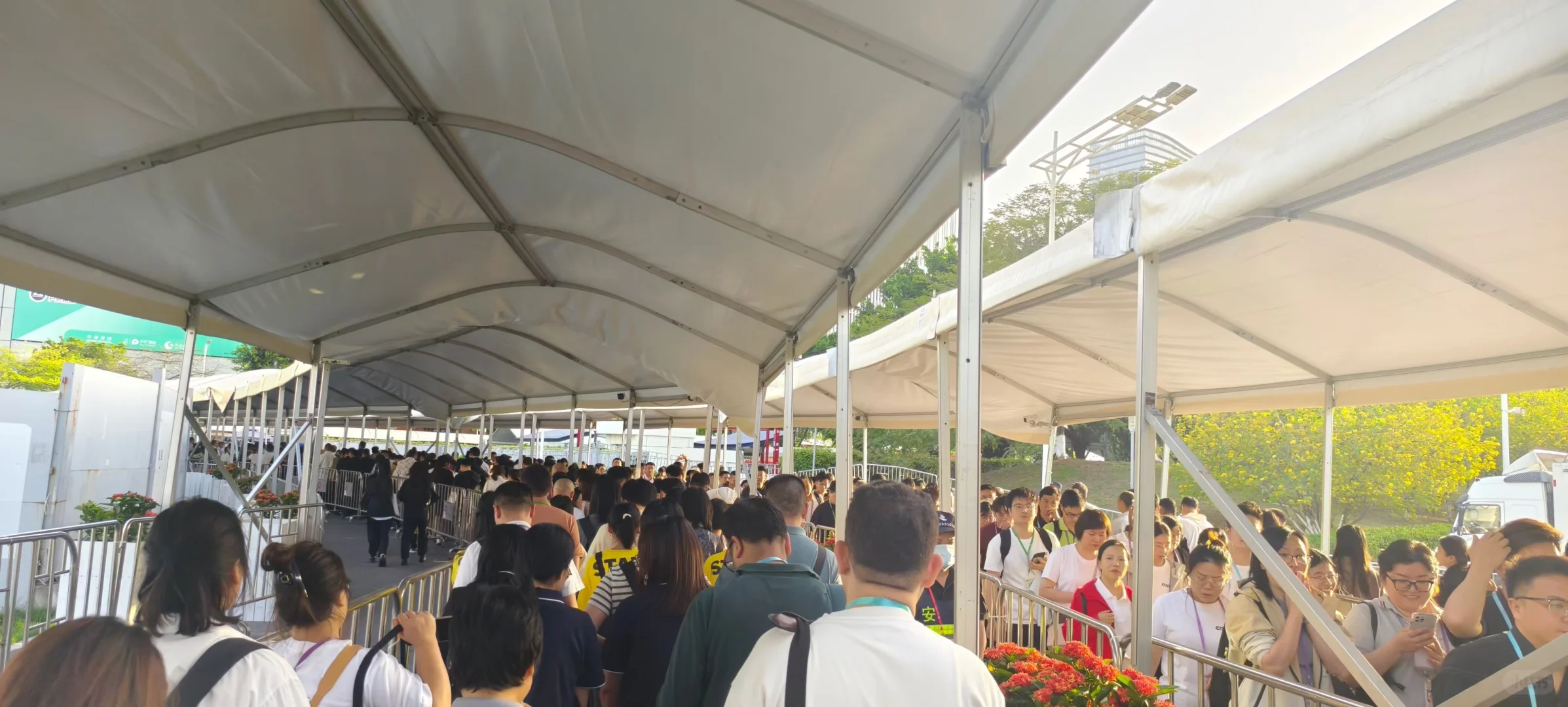 137#广交会如期举办，沉侵式逛展中