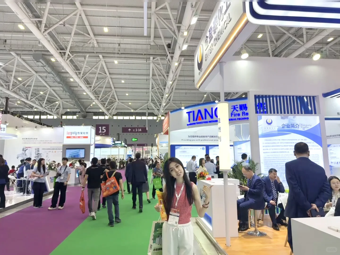 深圳❤️商务局小科员沉浸式参观国际橡塑展