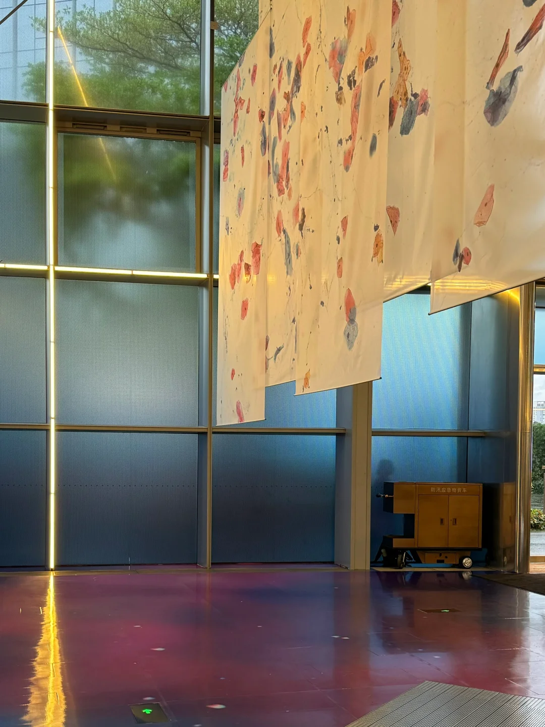 广州新展 ｜冷血“人类”是没有手印的！?️