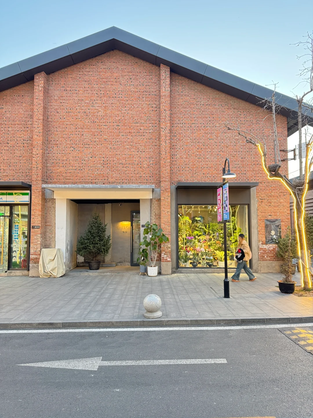 哪吒系列破亿海报展预约开启‼️免费逛展+1