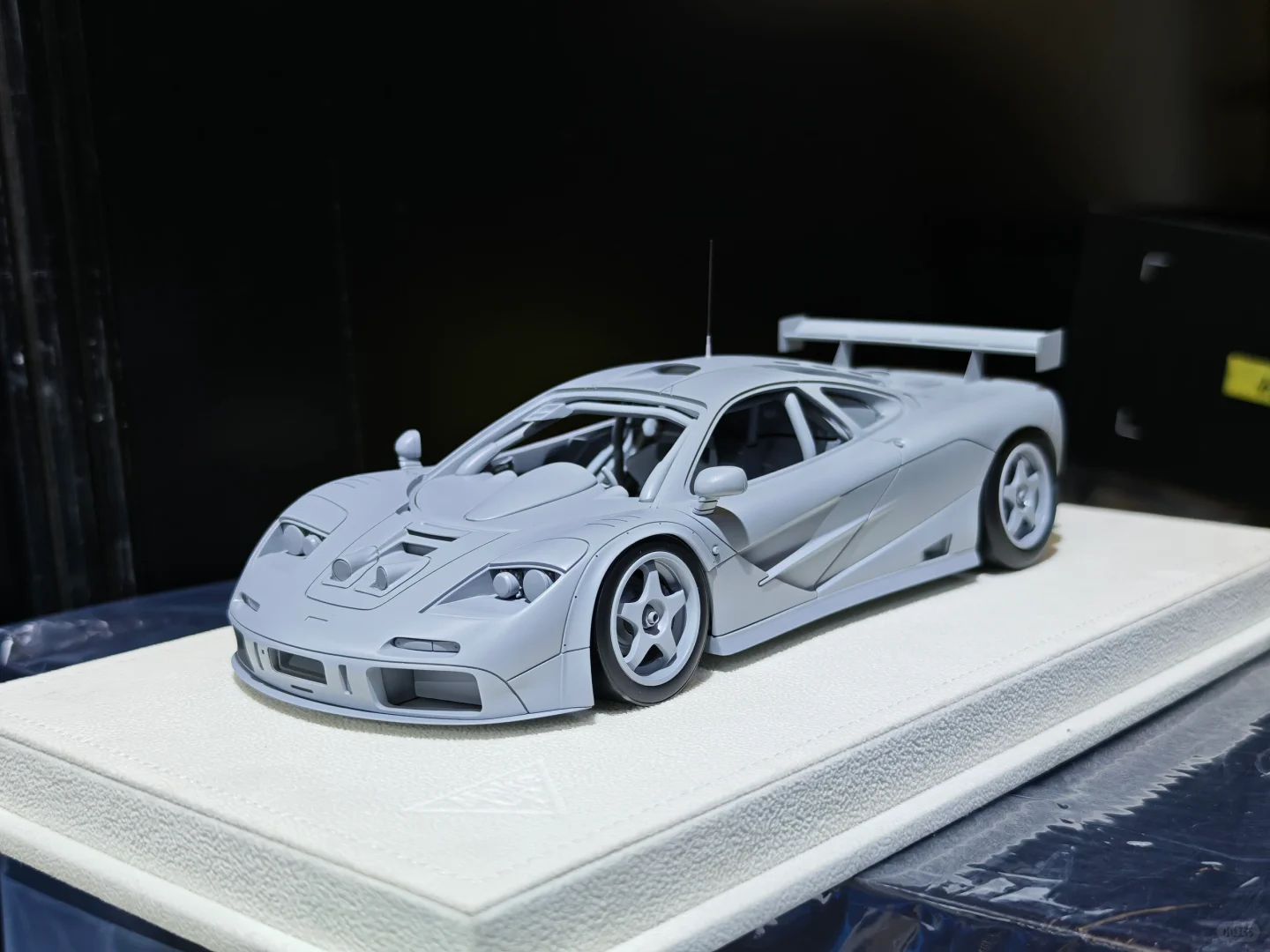 HEC展MU新品预览之1/18迈凯轮F1 GTR 灰模