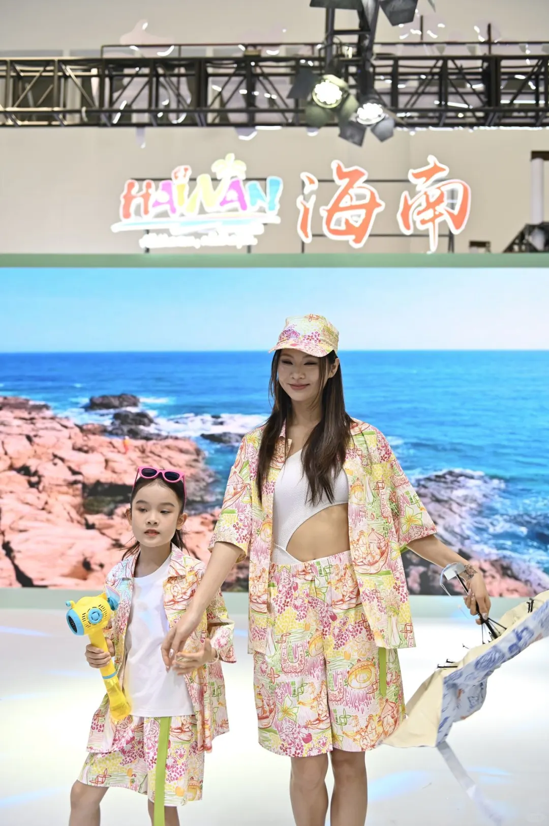 海口消博?陵水走秀同款岛服被问爆了