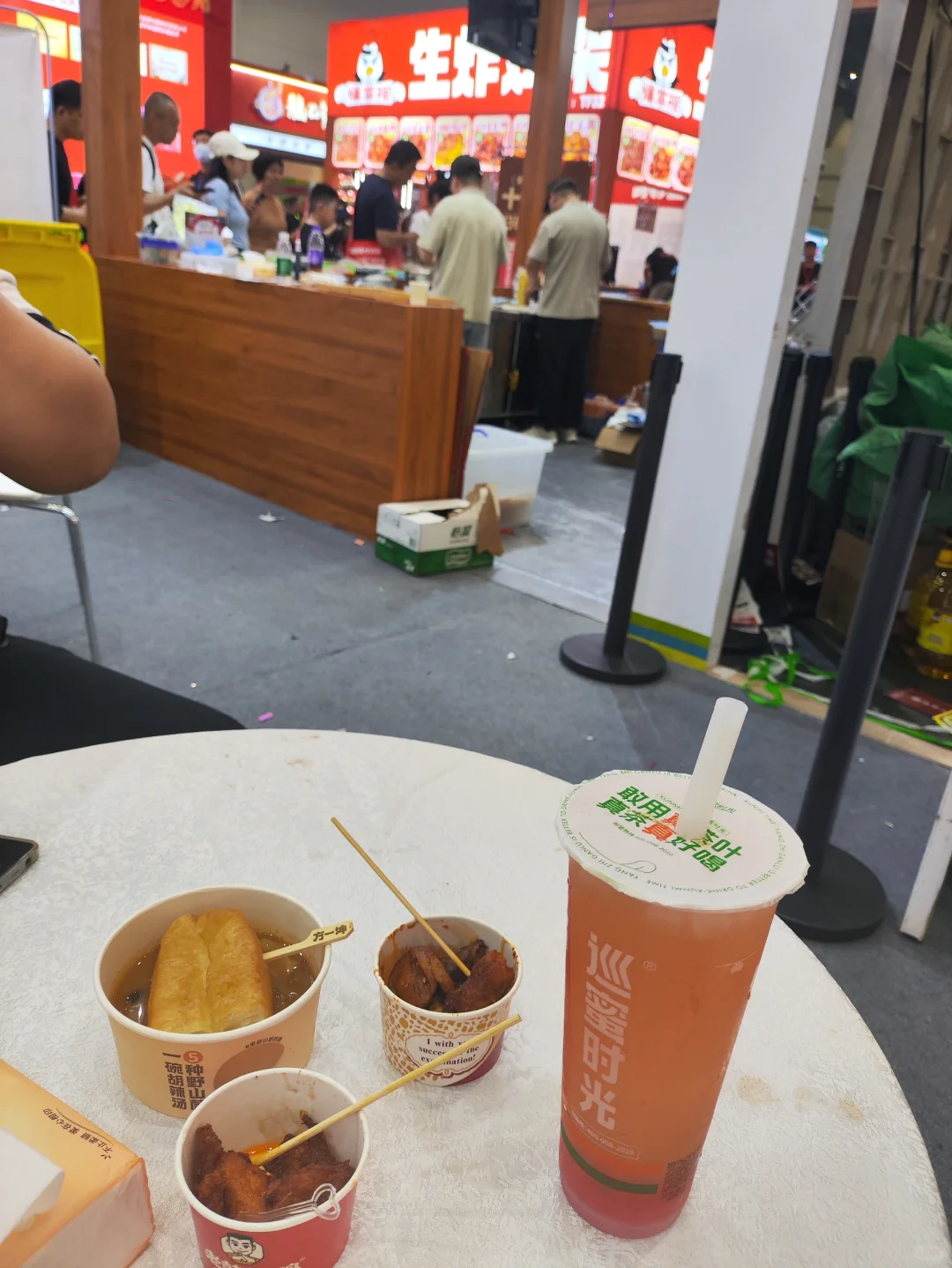 来郑州会展中心免费吃自助餐啦!撑死了