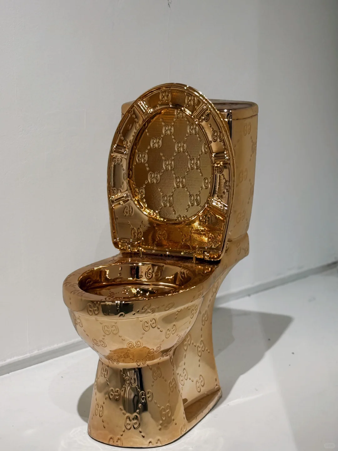 广州看展｜沉溺于怪诞的瞬时狂想❤️