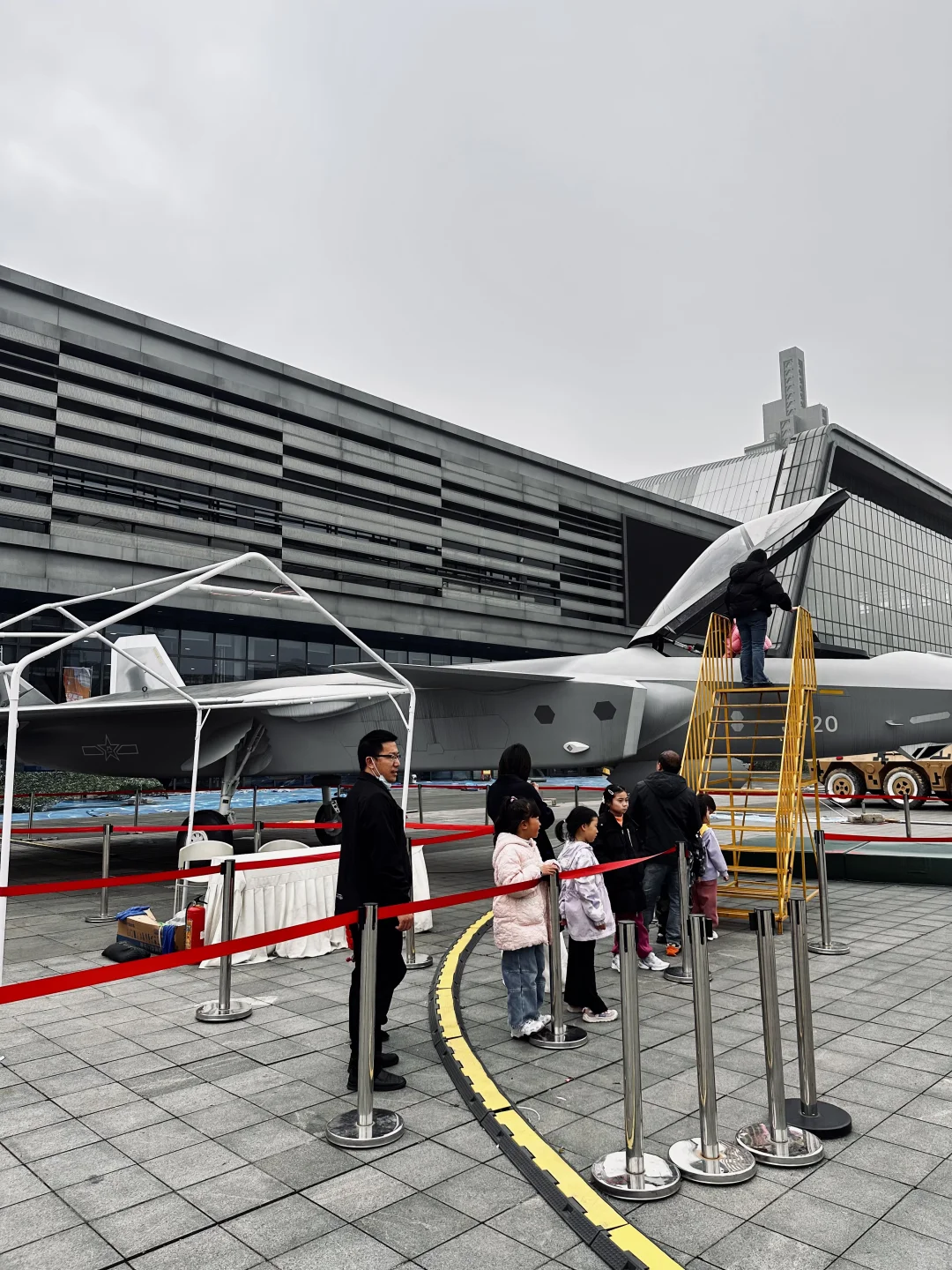 震撼！沉浸式体验贵阳航空展?
