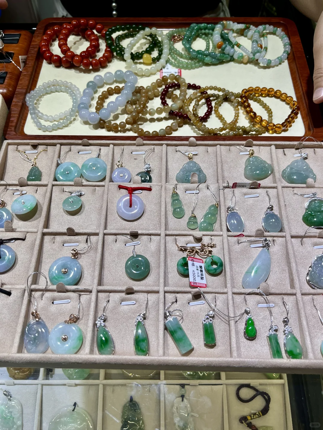 没有女生能不爱这里！数万珠宝随便试！