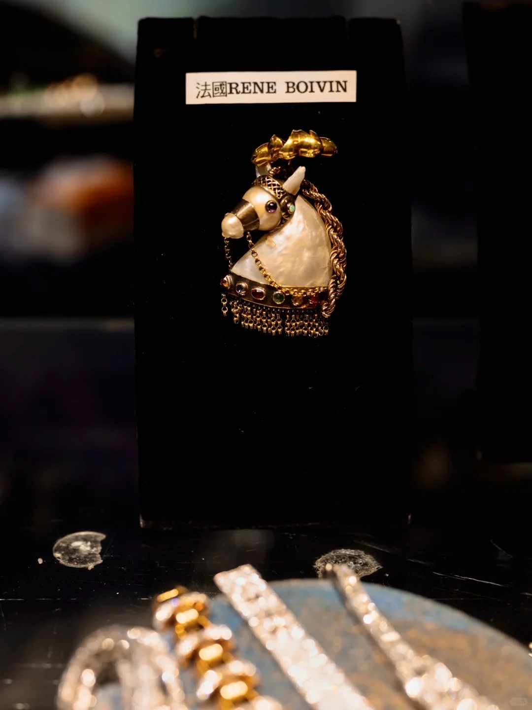 是谁还不知道，有个免票?的珠宝展……