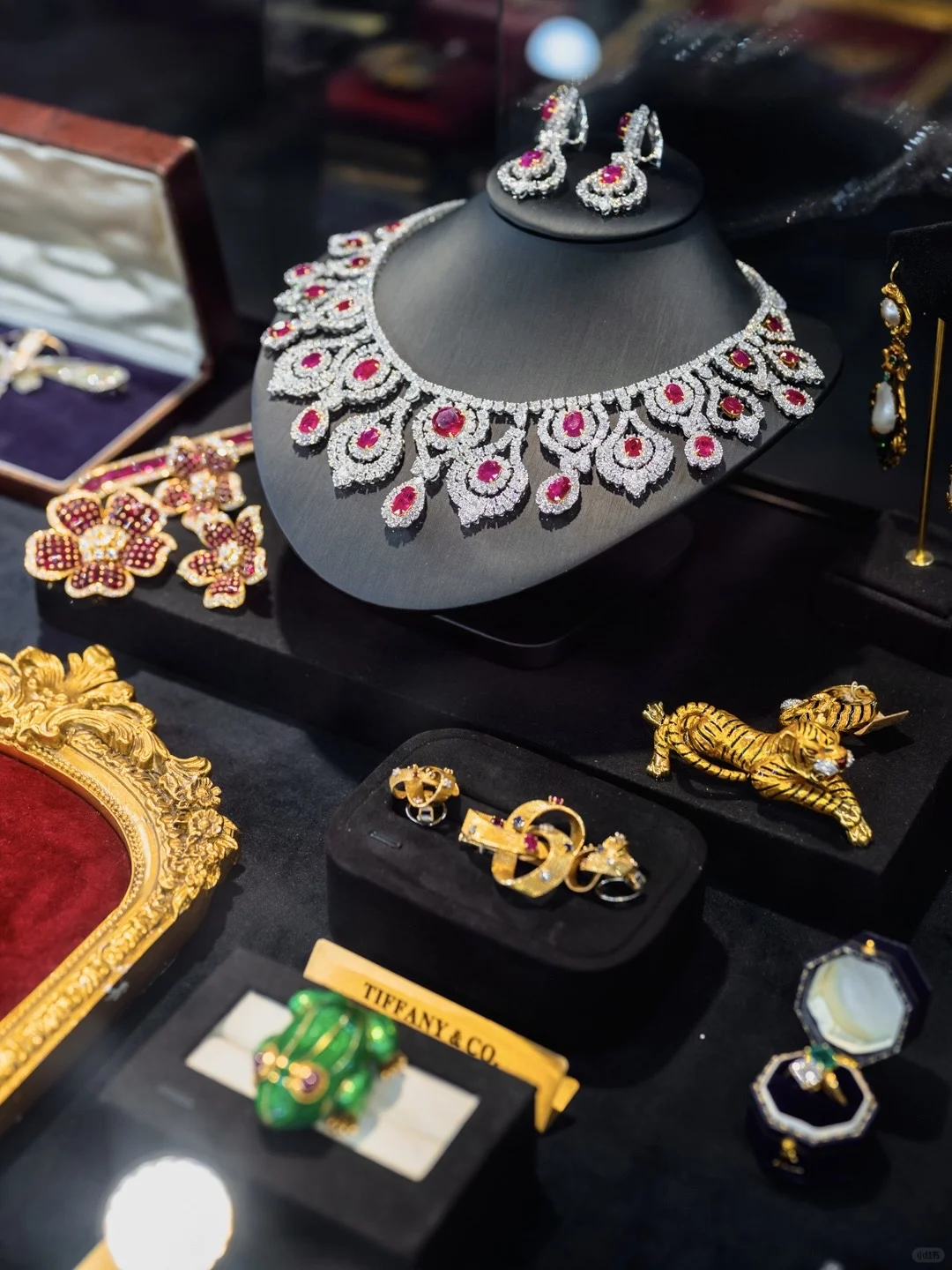 是谁还不知道，有个免票?的珠宝展……