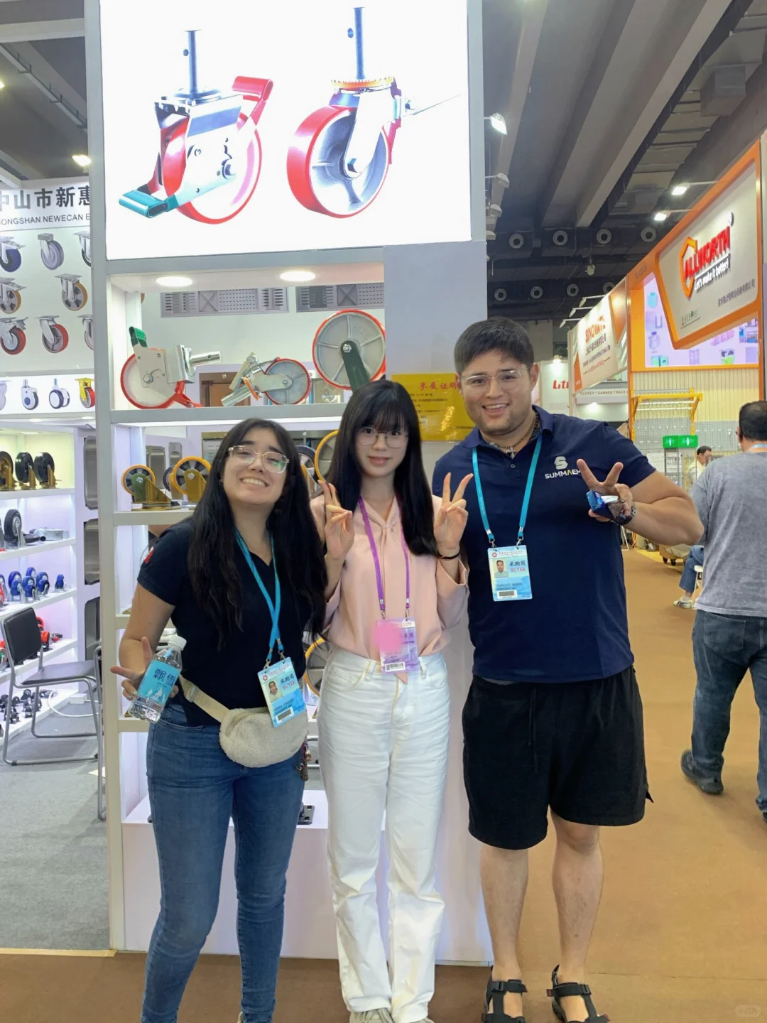 04非英专生勇闯广交会五天怒赚2.5k??