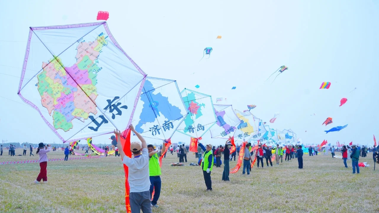 ?潍坊风筝节:万物皆可飞！