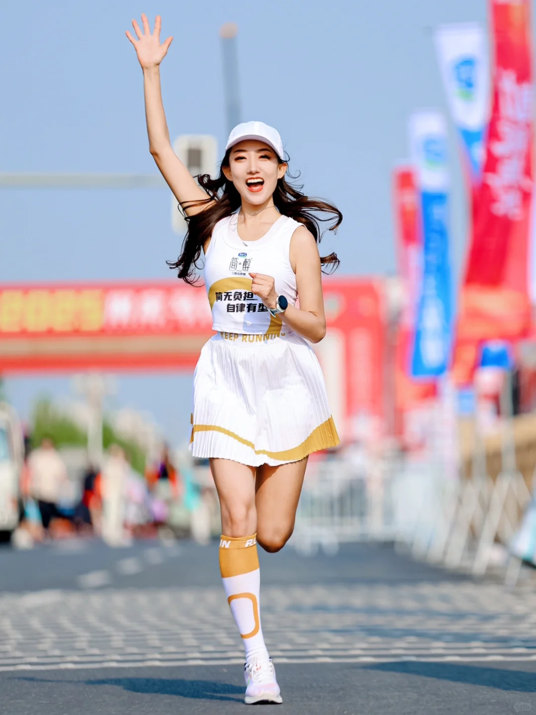 保定马拉松｜跑嗨了吃爽了?驴肉火烧管够!