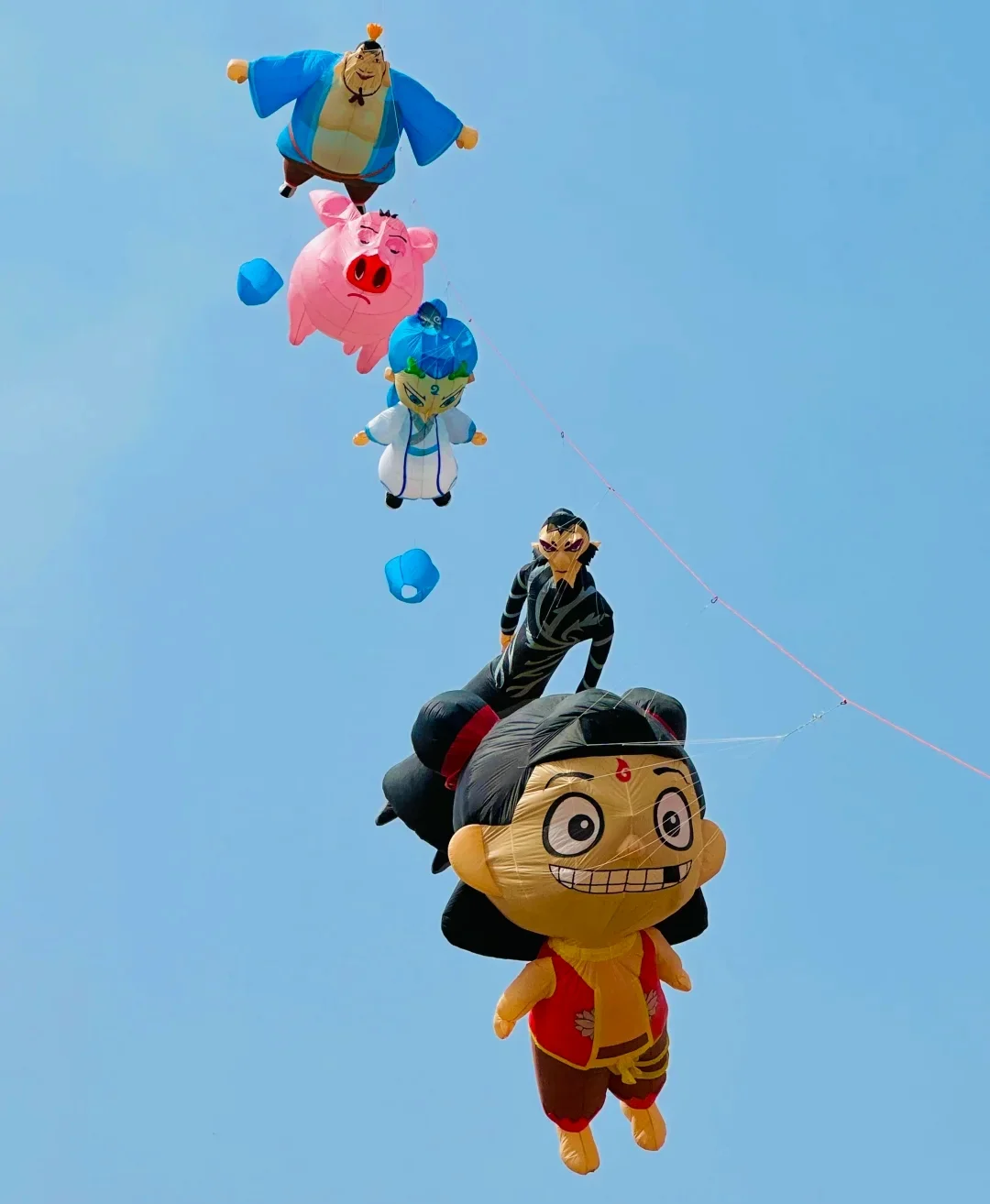 ?潍坊风筝节:万物皆可飞！