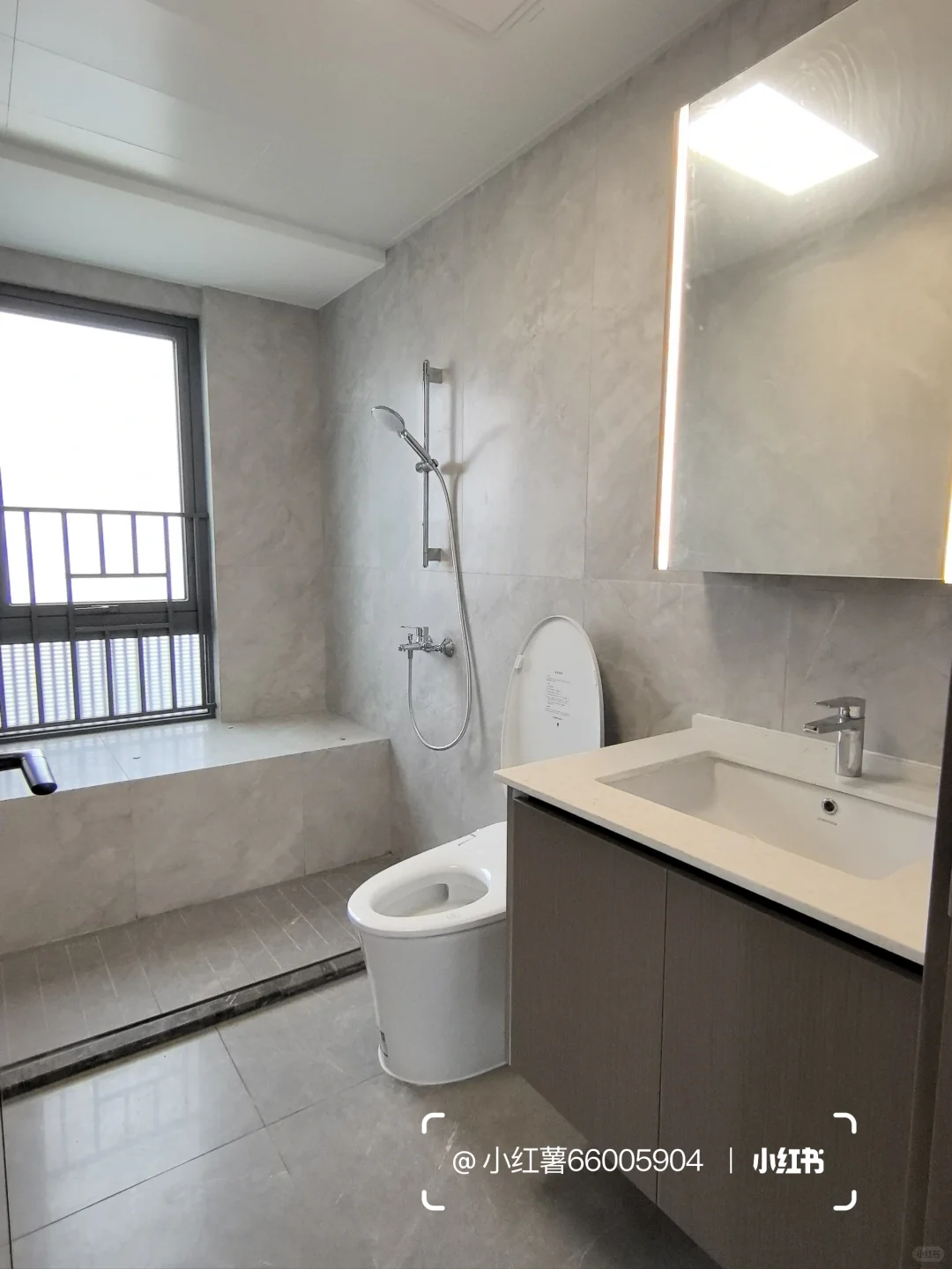 转租会展湾雍境空三房一厅两卫河景房 急转