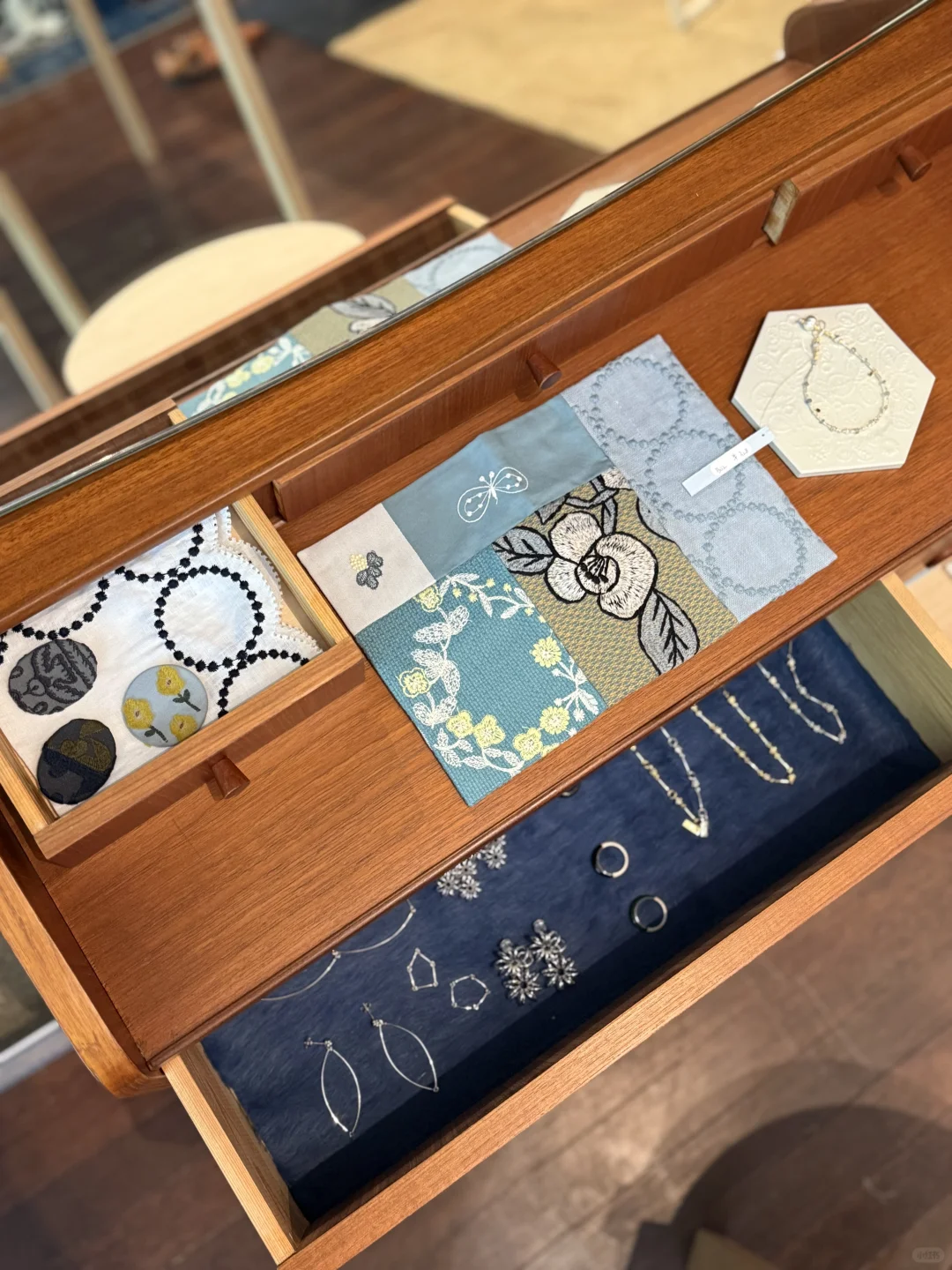 上海新展?｜皆川明女孩快来，真老鼠掉进米缸