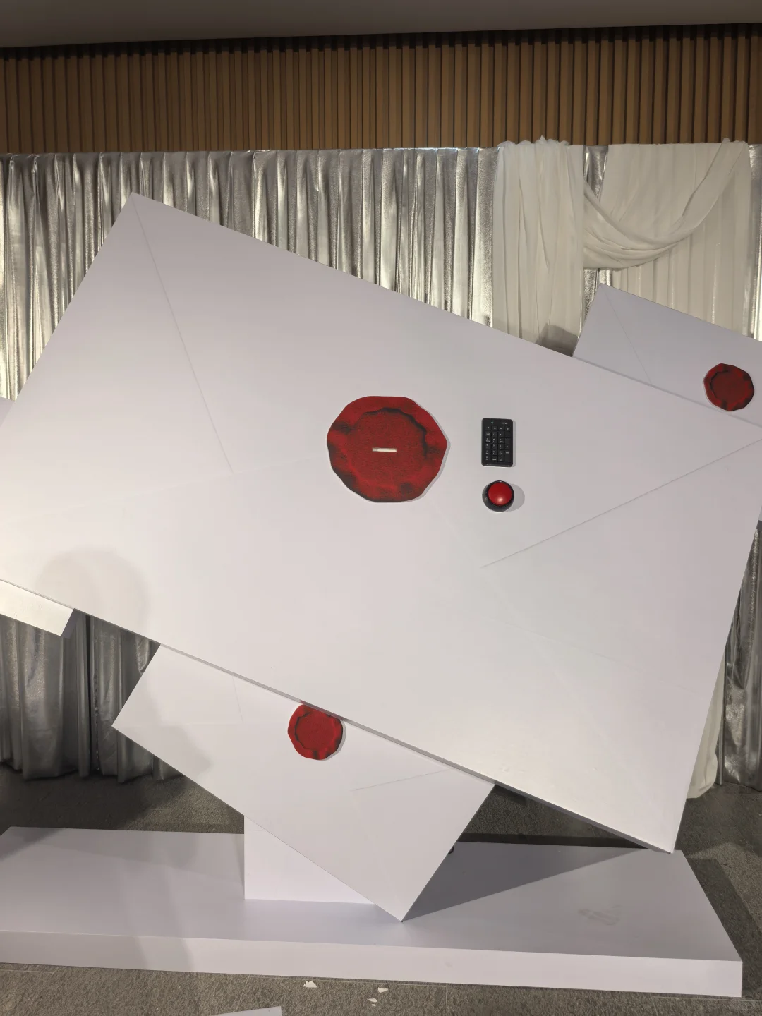 秦彻美术展，从第一张简介开始就想哭了?