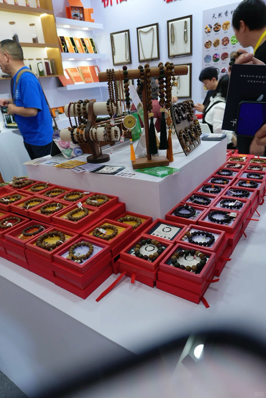 谁家主理人十一点还在见朋友?展会结束啦