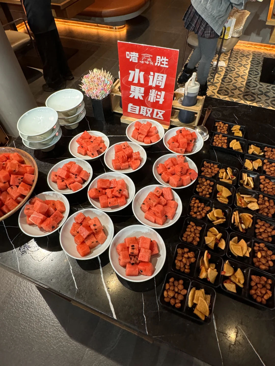 哈尔滨会展负一。。。排队王。。。