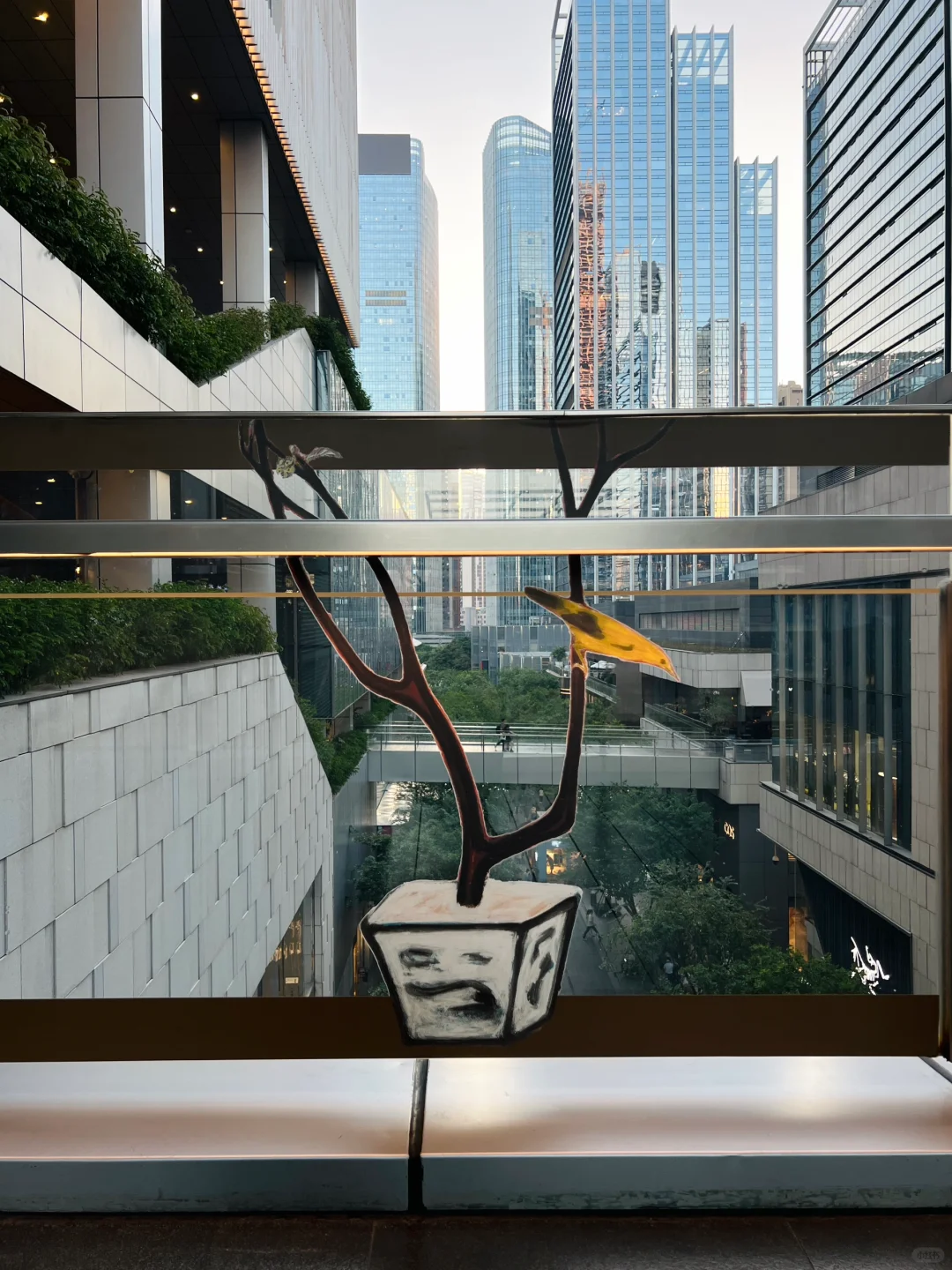 周杰伦钟爱的艺术家画展来深圳万象天地了