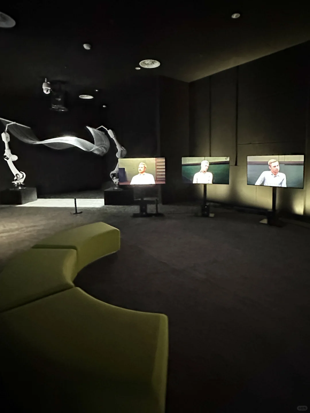 头次看到这么多AI的展！仿佛进入未来世界！