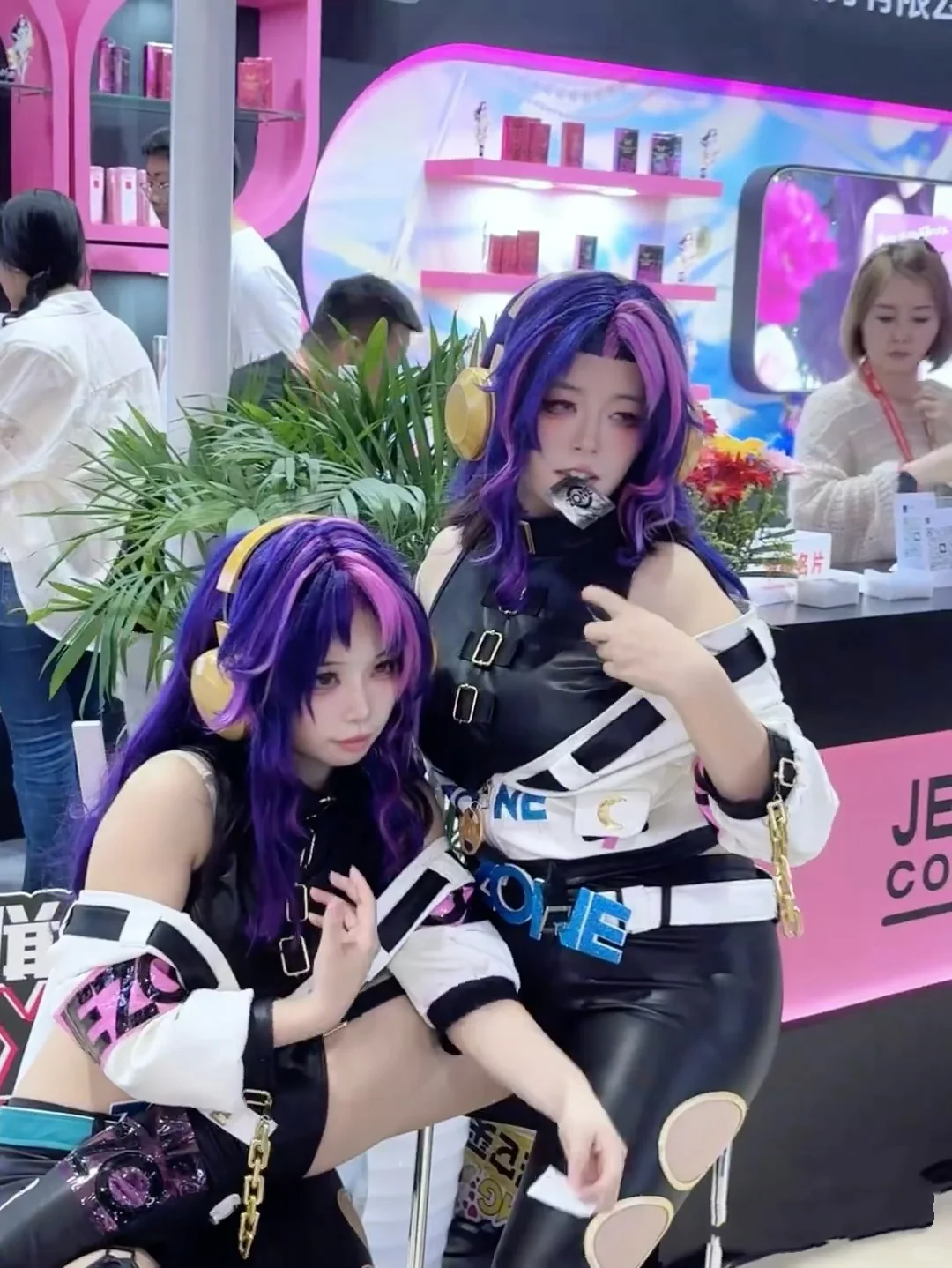 API上海成人展随拍 看到了喜欢的品牌tt