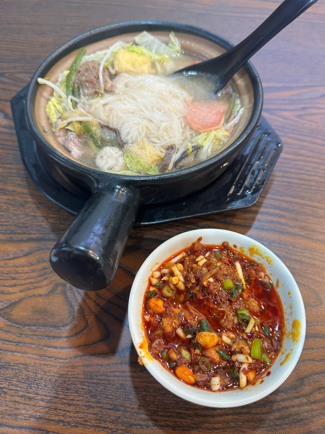 会展B区，令人惊艳的砂锅粉