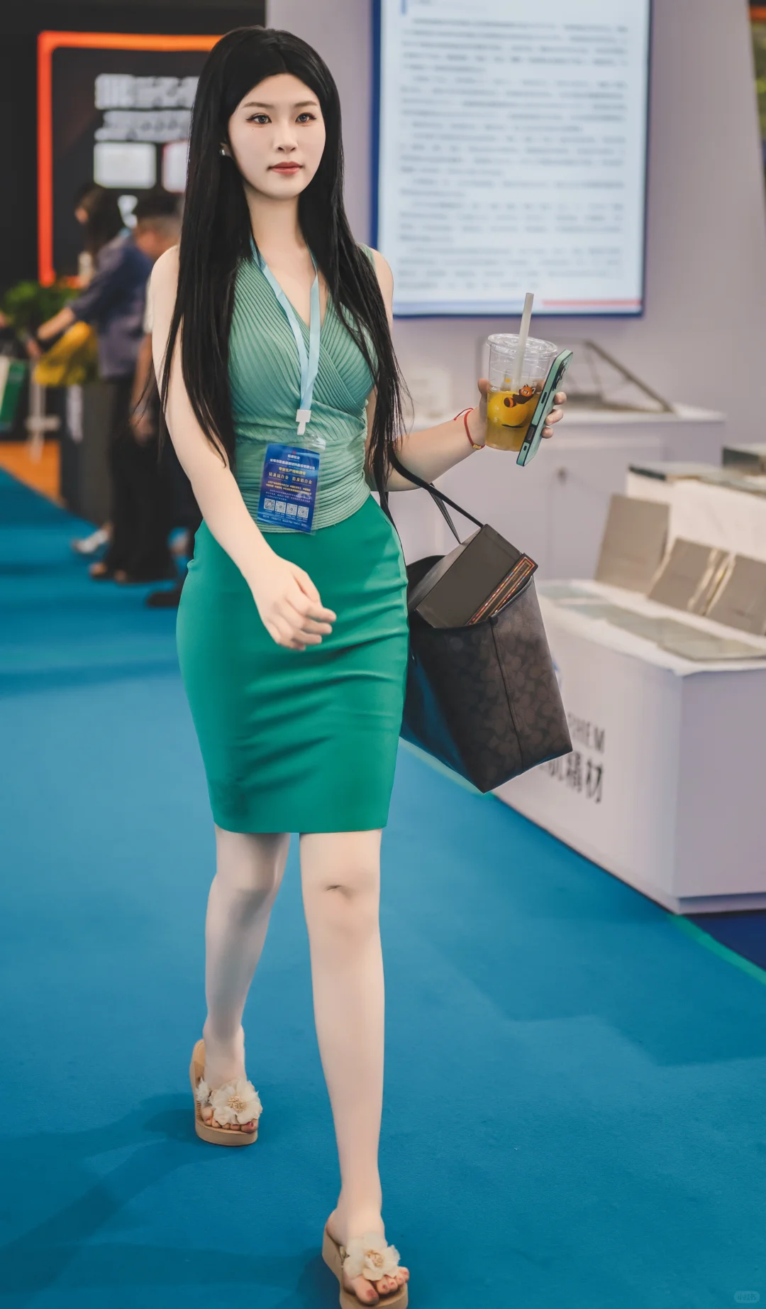 宝鸡市钛谷国际钛产业博览会街拍