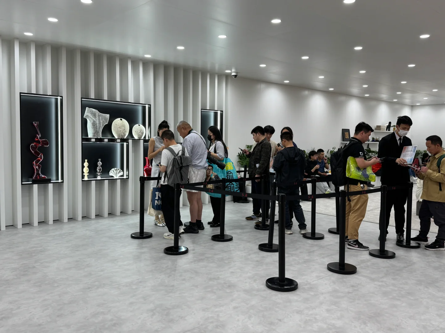 上海车展红旗打卡莎莎周边攻略