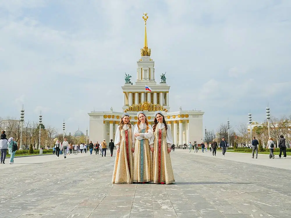 本周六 莫斯科 【时装秀+芭蕾+杂技+舞蹈】 ?