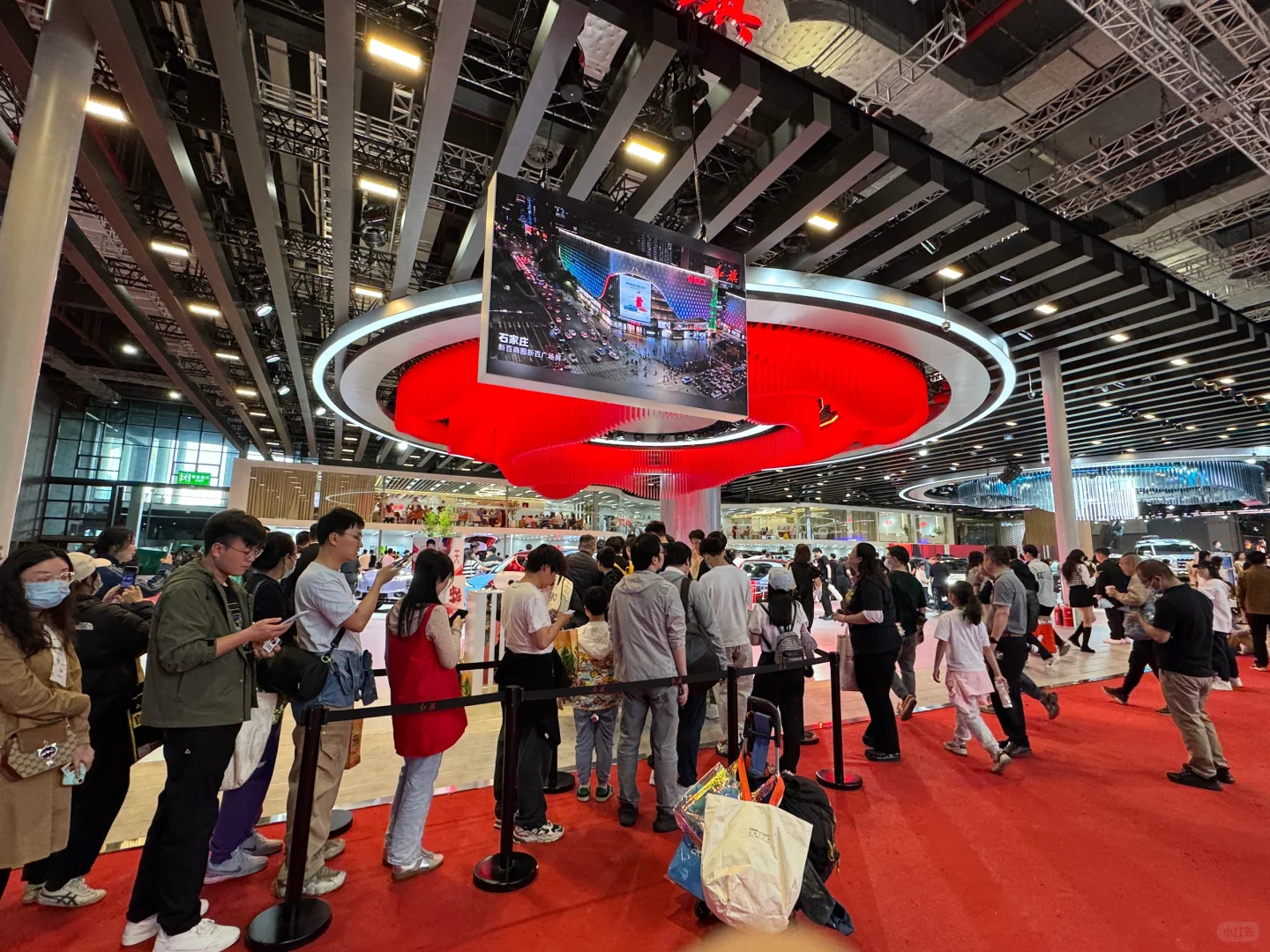 上海车展红旗打卡莎莎周边攻略