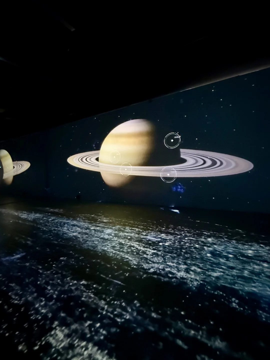 上海从不缺震撼的展‼️分分钟拥有人生照片?