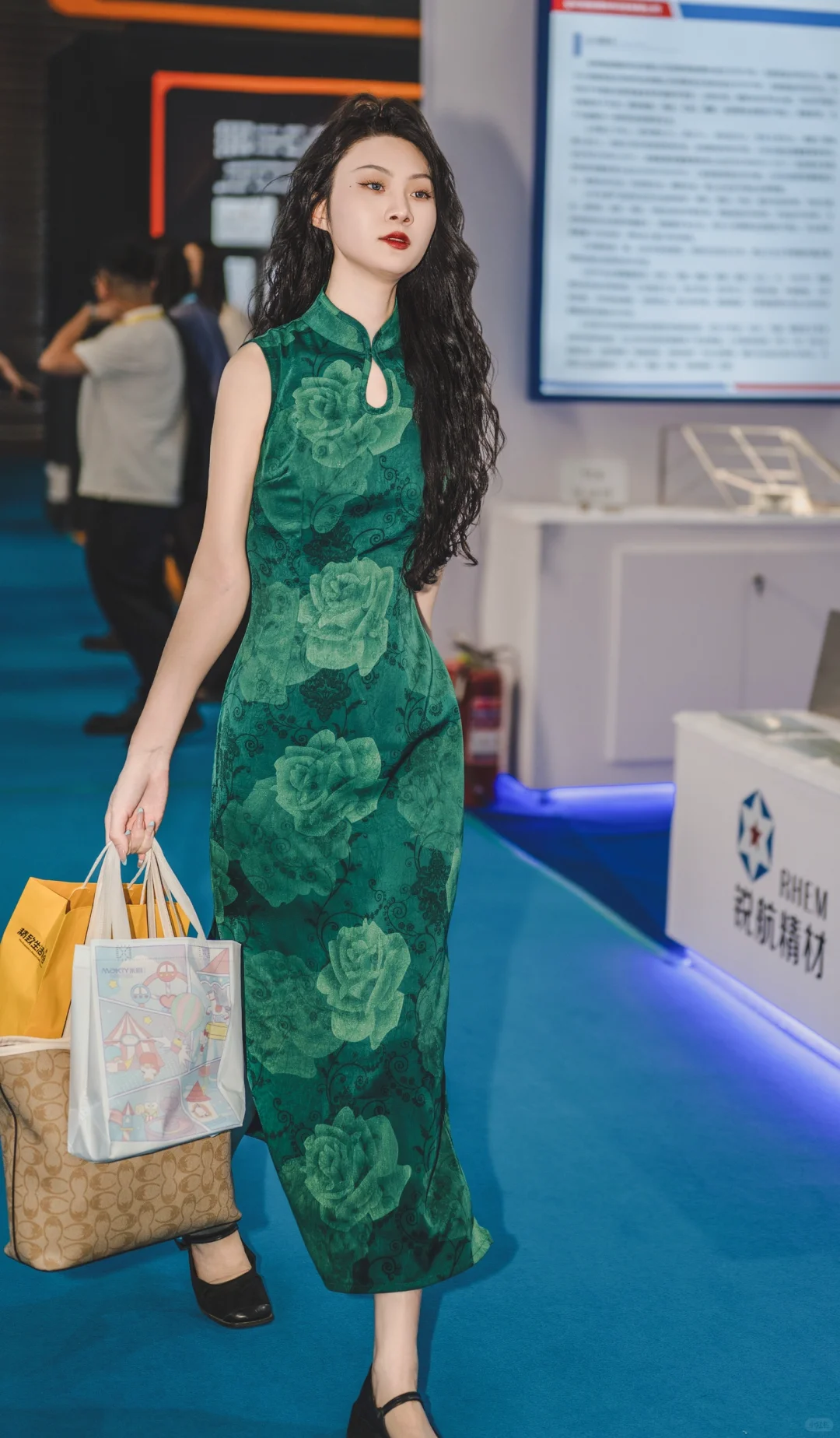 宝鸡市钛谷国际钛产业博览会街拍