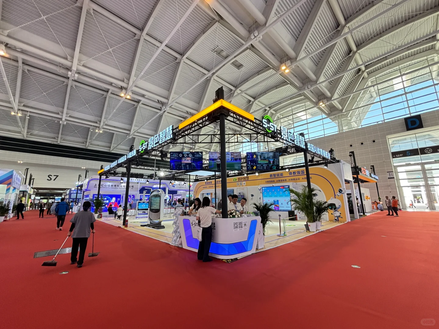 第85届天津教育展，怎么突出展品？