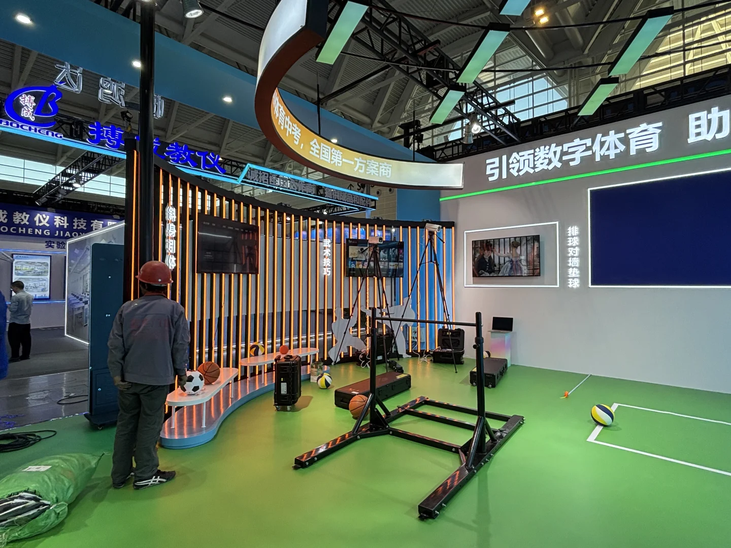 第85届天津教育展，怎么突出展品？