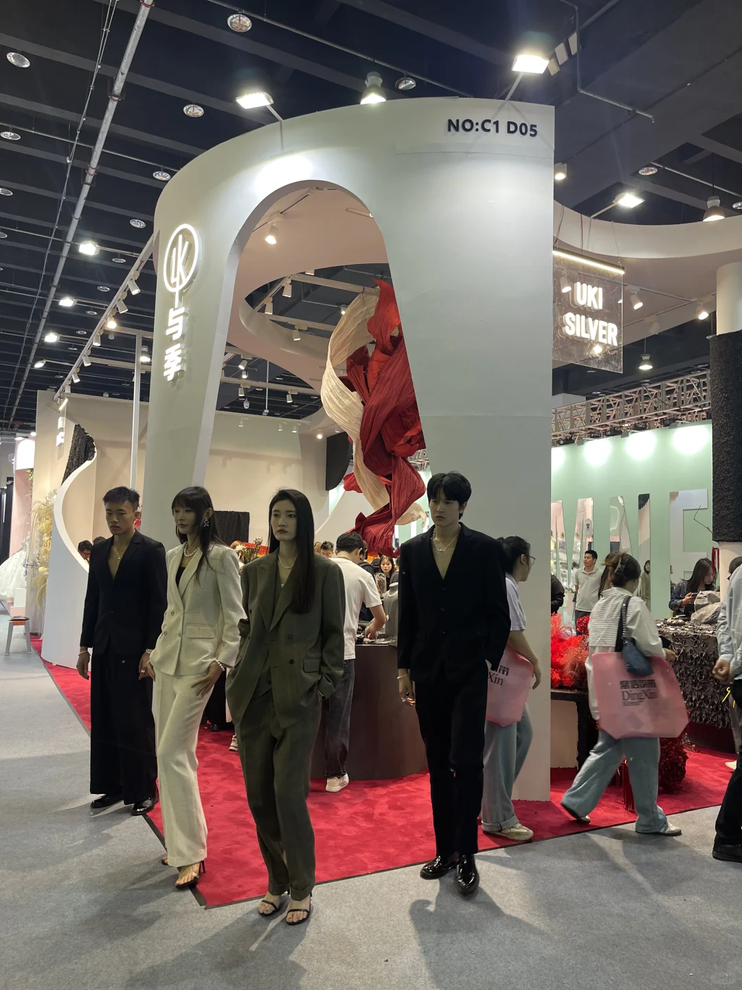 义乌饰品展开展第一天❗️逛到闭馆?