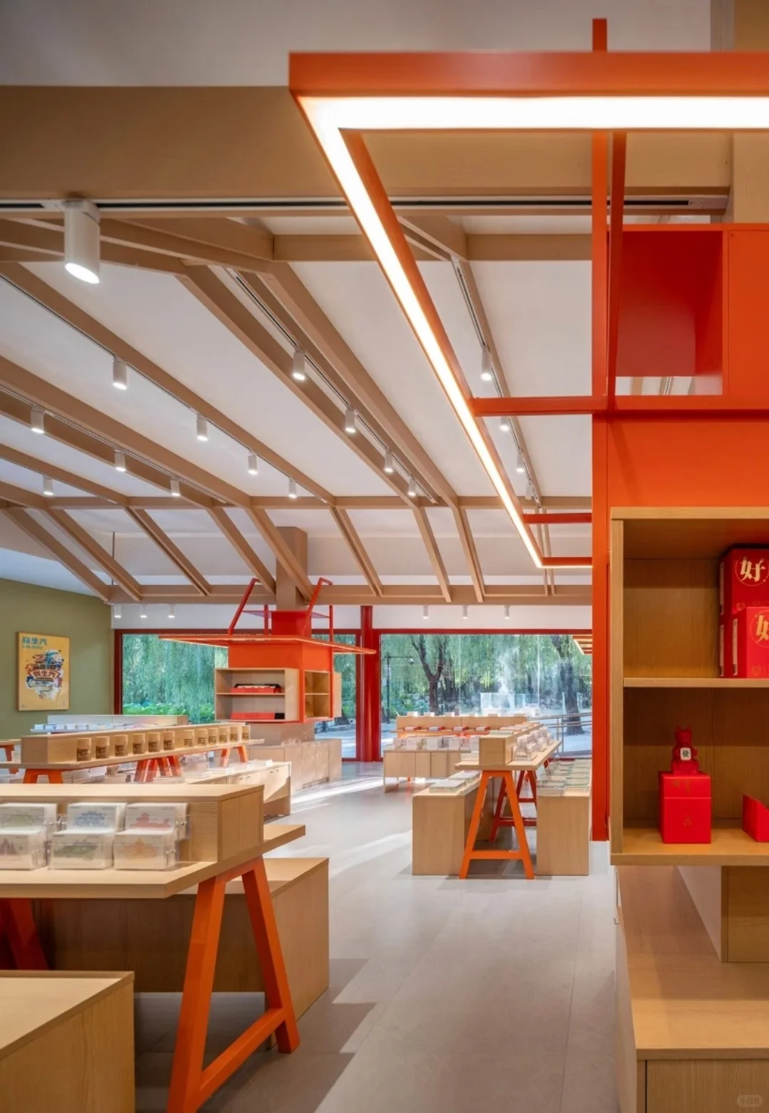 这一抹红,真美!???