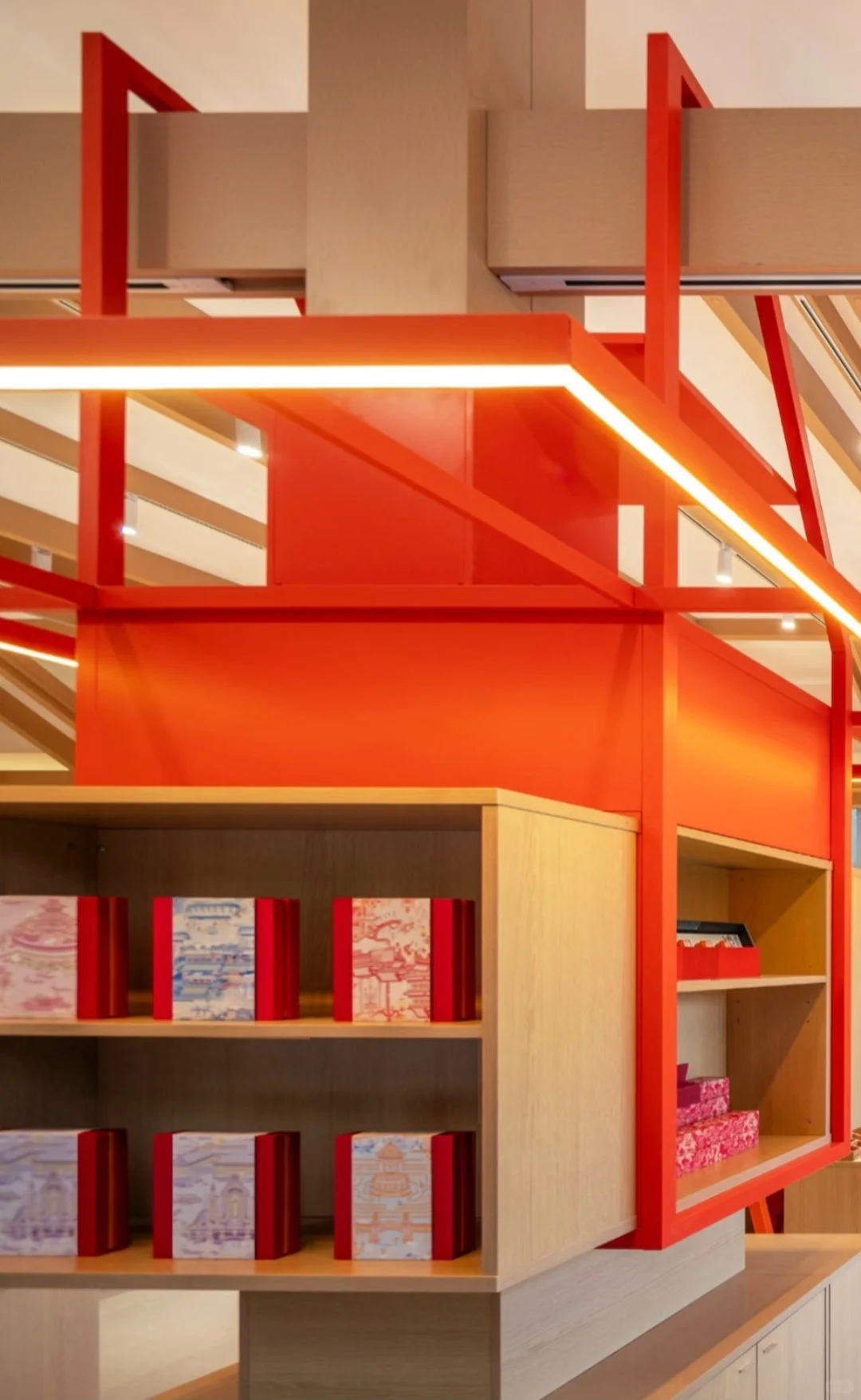 这一抹红,真美!???