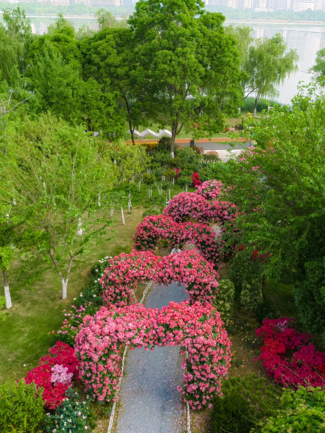 不是游戏CG，2025世界花园大会实景封神‼️