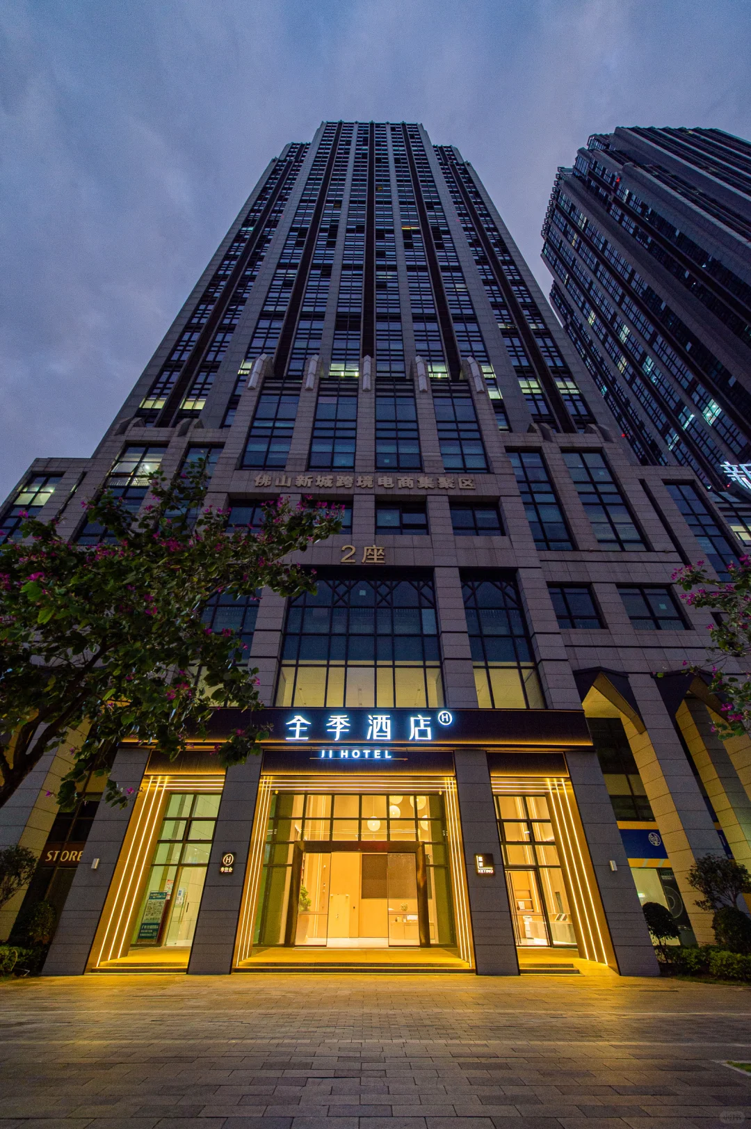 来啦！全国咖啡产业博览会☕️，青年艺术周