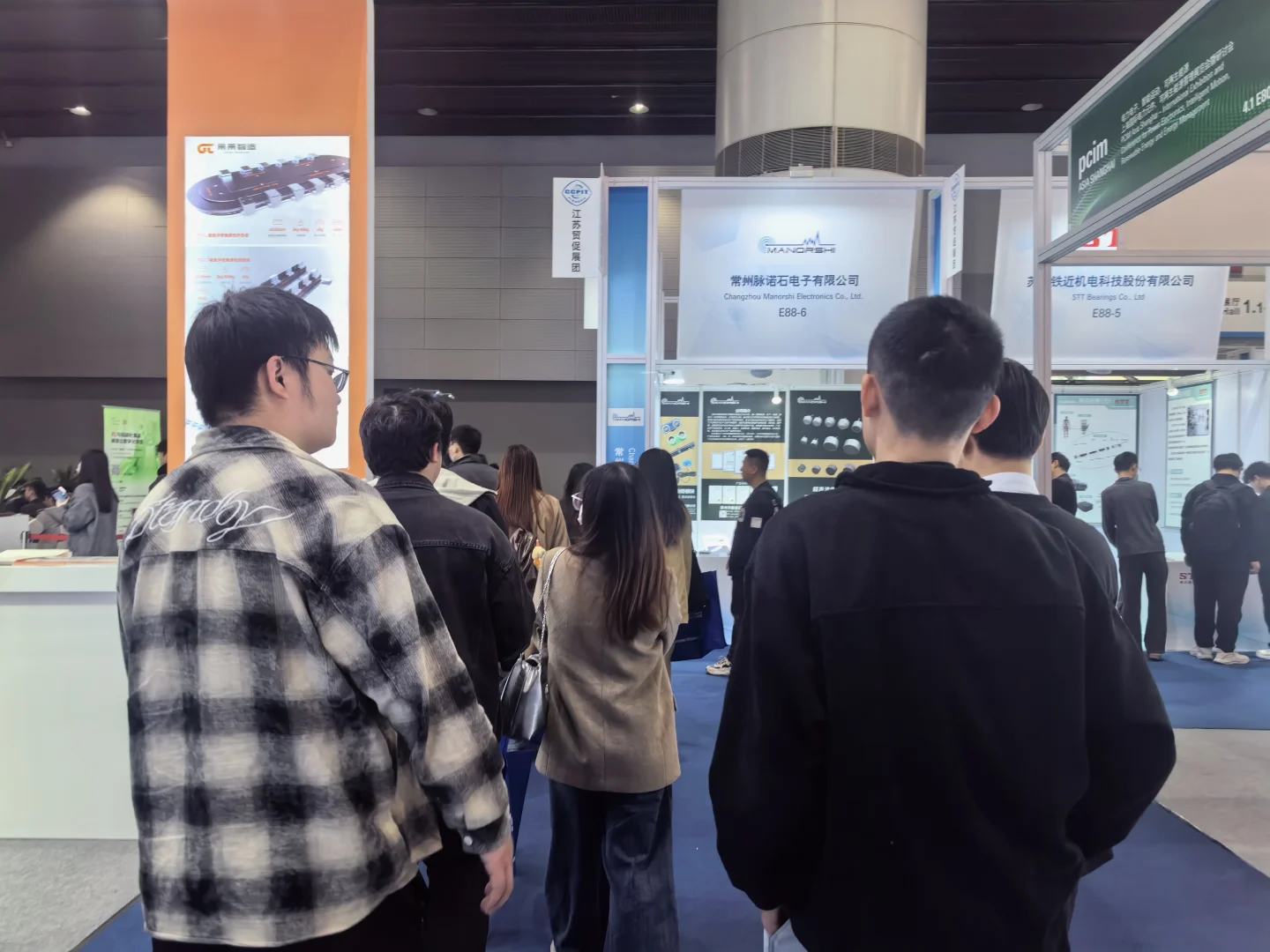 寻找天津展会拍照兼职??