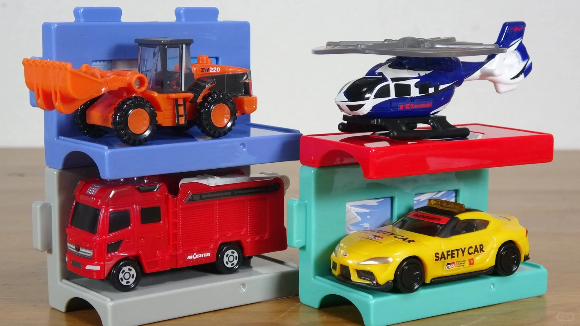 大阪多美卡博开幕 最新特斯拉赛博皮卡展出