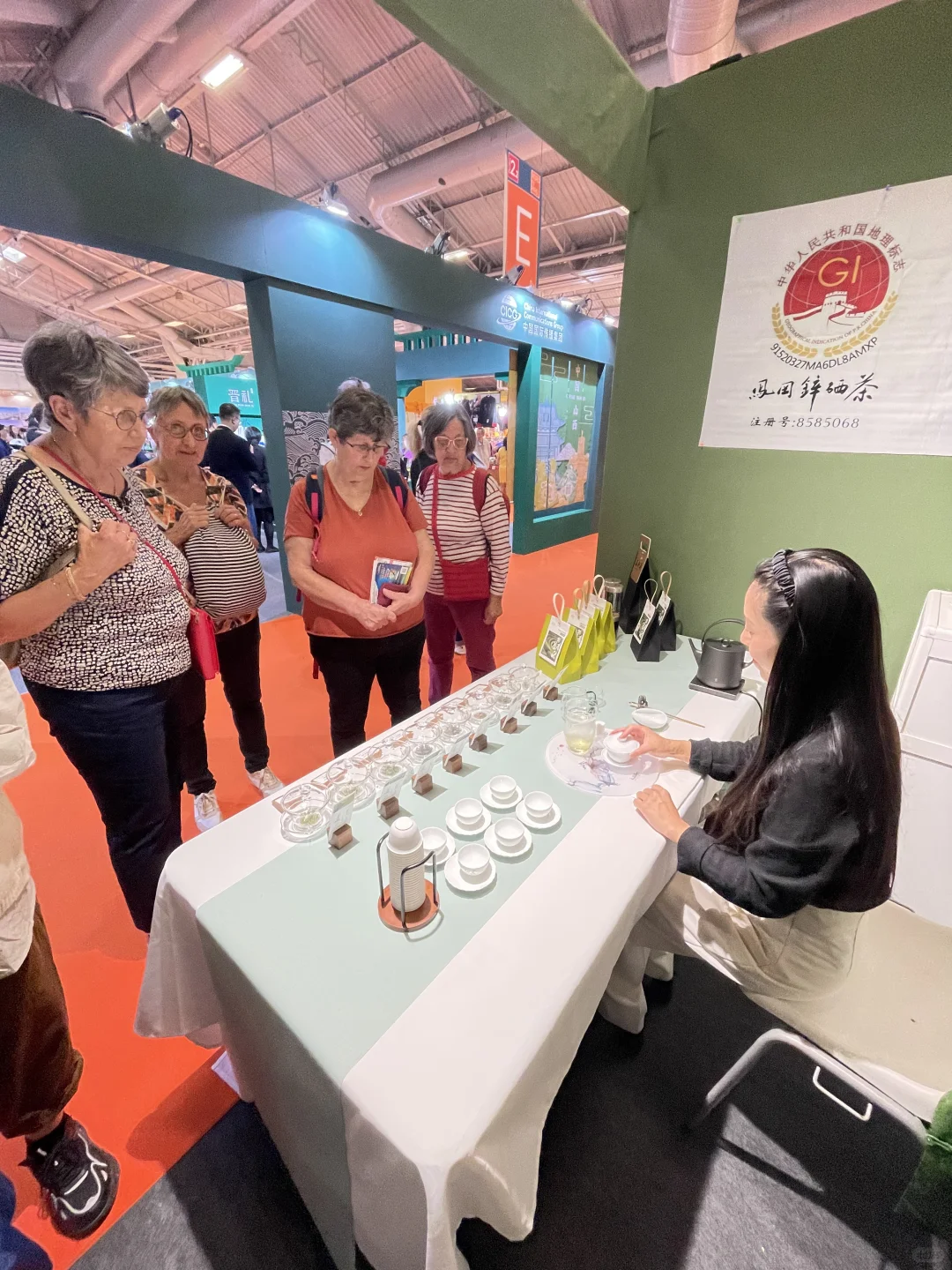 Foire Paris巴黎博览会第一天，茅台免费喝！